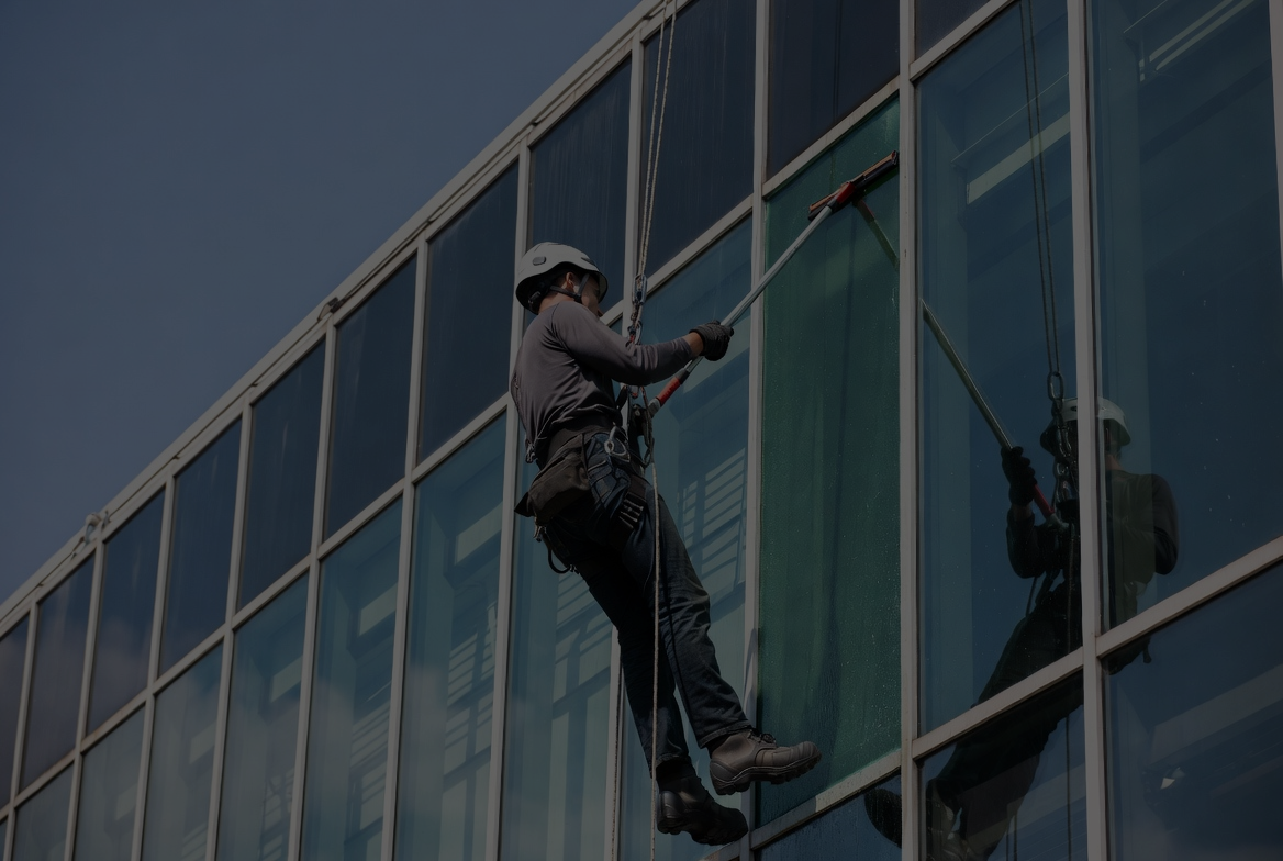 Especialistas en lavado y mantenimiento de fachadas en altura